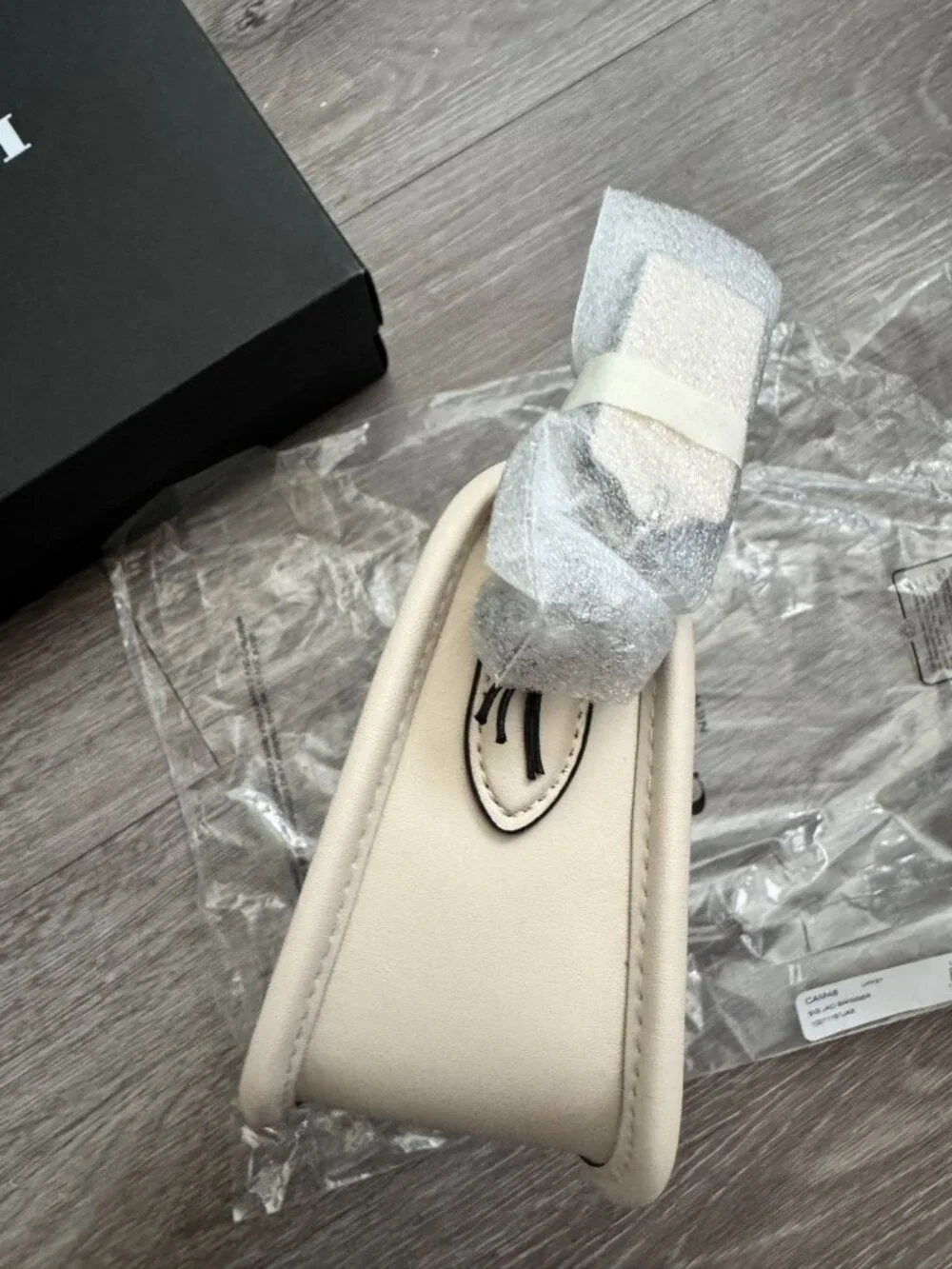 NWT Coach swinger bag in signature jacquard cloud chalk CAM48
